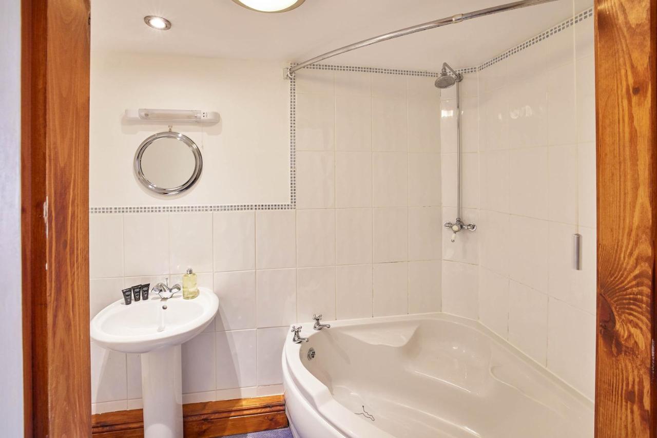 Host & Stay - The Arches Country House 솔트번바이더씨 외부 사진